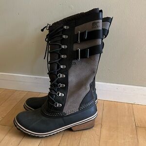 Sorel tall lace-up waterproof pull on boots brown size 9